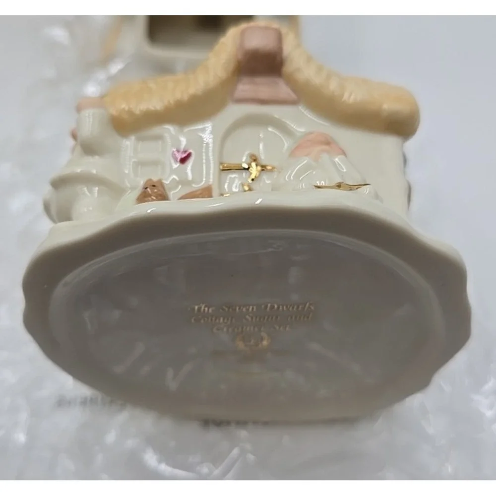 NEW Lenox Disney Seven‎ Dwarfs 24-karat Gold Cottage Sugar and Creamer Set 2004